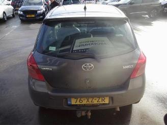 Toyota Yaris Yaris II (P9), Hatchback, 2005 / 2014 1.3 16V VVT-i picture 5