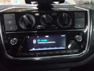 Volkswagen Up!  picture 11