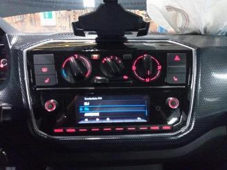 Volkswagen Up!  picture 14