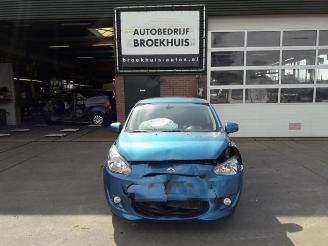 uszkodzony samochody osobowe Mitsubishi Space-star Space Star (A0), Hatchback, 2012 1.0 12V 2015/9