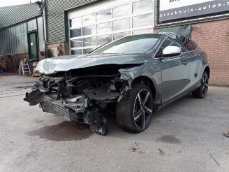 Volvo V-40 V40 (MV), Hatchback 5-drs, 2012 / 2019 2.0 D4 16V picture 3