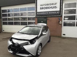 Coche siniestrado Toyota Aygo Aygo (B40), Hatchback, 2014 1.0 12V VVT-i 2015/2