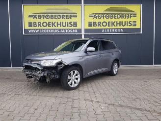 Vrakbiler auto Mitsubishi Outlander Outlander (GF/GG), SUV, 2012 / 2022 2.0 16V PHEV 4x4 2013/12