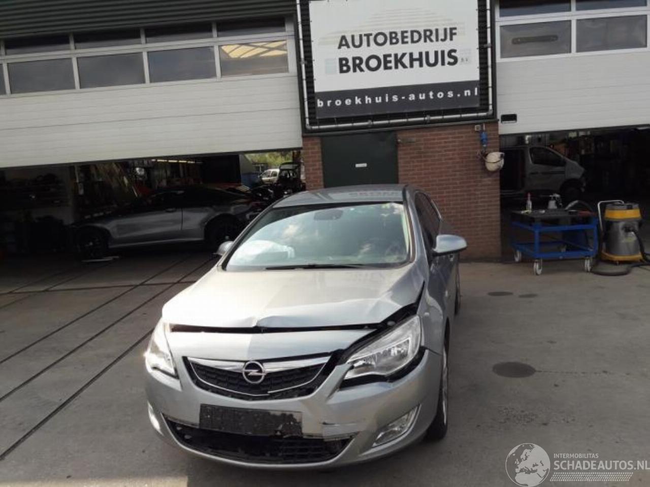 Opel Astra Astra J (PC6/PD6/PE6/PF6), Hatchback 5-drs, 2009 / 2015 1.4 Turbo 16V