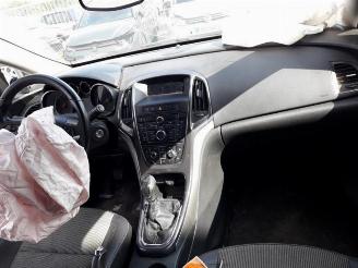 Opel Astra Astra J (PC6/PD6/PE6/PF6), Hatchback 5-drs, 2009 / 2015 1.4 Turbo 16V picture 13