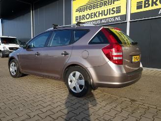Kia Cee d Sporty Wagon 1.4 CVVT X-ecutive picture 7