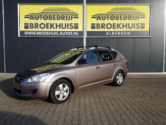 Kia Cee d Sporty Wagon 1.4 CVVT X-ecutive picture 1