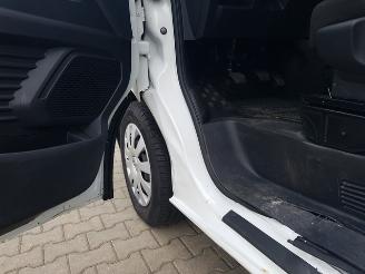 Nissan Primastar 2.0 dCi L2H1 N-Connecta picture 11