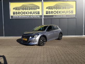damaged passenger cars Peugeot 208 1.2 PureTech Allure Pack GT line Automatic 2021/6