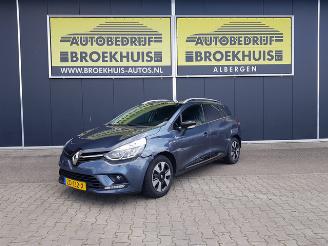 skadebil auto Renault Clio Estate 0.9 TCe Limited 2019/5