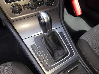 Volkswagen Golf 1.6 TDI Highline DSG picture 23