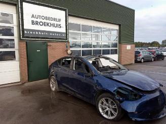 Vrakbiler auto Tesla Model Y Model Y (5YJY), SUV, 2019 / 2025 RWD 2024/3