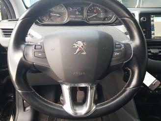 Peugeot 208 1.6 BlueHDi Blue Lease Executive picture 18