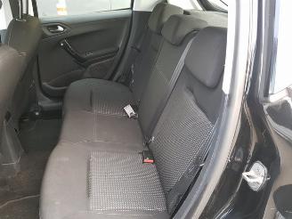 Peugeot 208 1.6 BlueHDi Blue Lease Executive picture 16