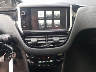 Peugeot 208 1.6 BlueHDi Blue Lease Executive picture 19