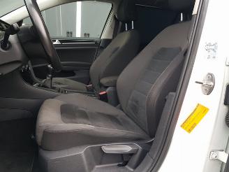 Volkswagen Golf 2.0 TDI Highline picture 24