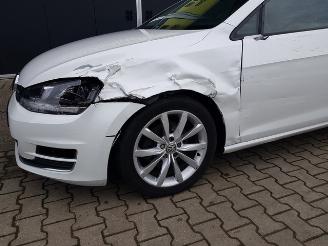 Volkswagen Golf 2.0 TDI Highline picture 9