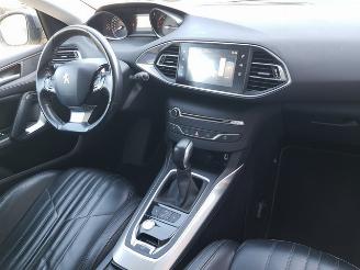 Peugeot 308 SW 1.2 PureTech Blue Lease Premium picture 14