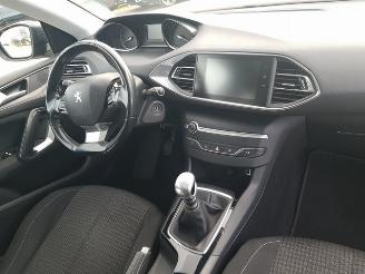 Peugeot 308 1.6 BlueHDi Blue Lease Executive picture 12