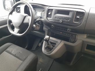 Citroën Jumpy 2.0 BlueHDI 120 Club XL DC S&S picture 17