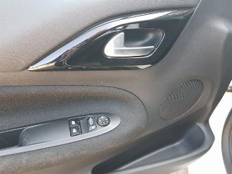 Citroën DS3 1.2 VTi So Chic picture 24