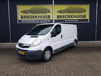 krockskadad bil bedrijf Opel Vivaro 2.0 CDTI L2H1 2012/3