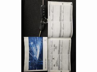 Peugeot 308 SW 1.2 PureTech Blue Lease Executive picture 23