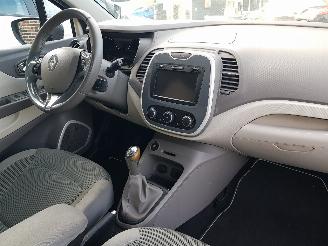 Renault Captur 0.9 TCe Expression picture 16