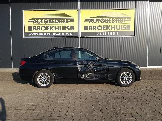 BMW 3-serie 320i Executive picture 4