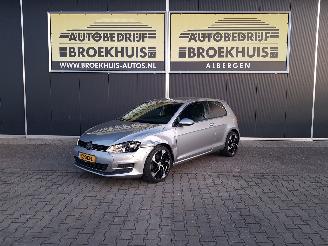 krockskadad bil auto Volkswagen Golf 1.2 TSI Trendline 2012/11