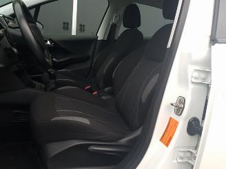 Peugeot 208 1.0 VTi Active picture 13