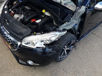 Peugeot 208 1.6 THP GTi picture 10