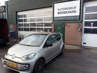 Vrakbiler auto Volkswagen Up! Up! (121), Hatchback, 2011 1.0 12V 75 2014/7