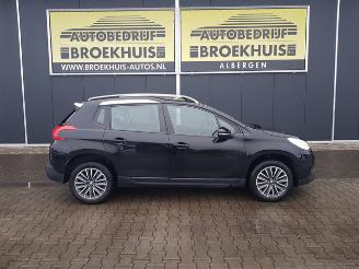 Peugeot 2008 1.2 VTi Active Pack Premium Automatic picture 4