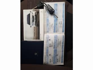 Peugeot 2008 1.2 VTi Active Pack Premium Automatic picture 19