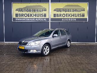 krockskadad bil auto Skoda Octavia Combi 1.4 TSI Greentech Elegance Business Line 2012/2