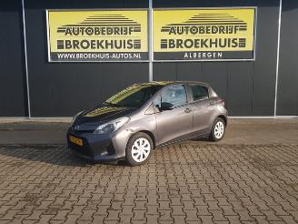 Schadeauto Toyota Yaris 1.5 Full Hybrid Comfort 2014/3