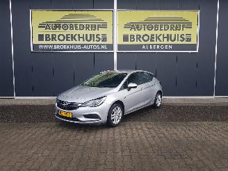 krockskadad bil auto Opel Astra 1.0 Edition 2016/2