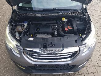 Peugeot 2008 1.6 VTi Allure picture 25