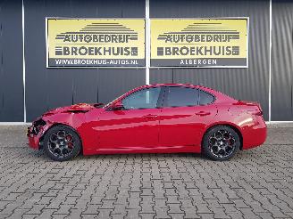 Alfa Romeo Giulia 2.0T Super picture 2