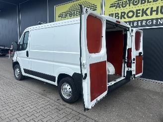 Peugeot Boxer 330 2.0 BlueHDI L1H1 Premium picture 21