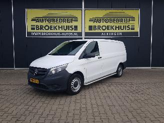 krockskadad bil bedrijf Mercedes Vito 116 CDI Lang 2021/3