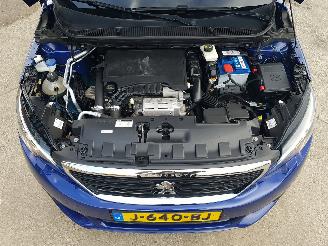 Peugeot 308 SW 1.2 PureTech Blue Lease Executive picture 30