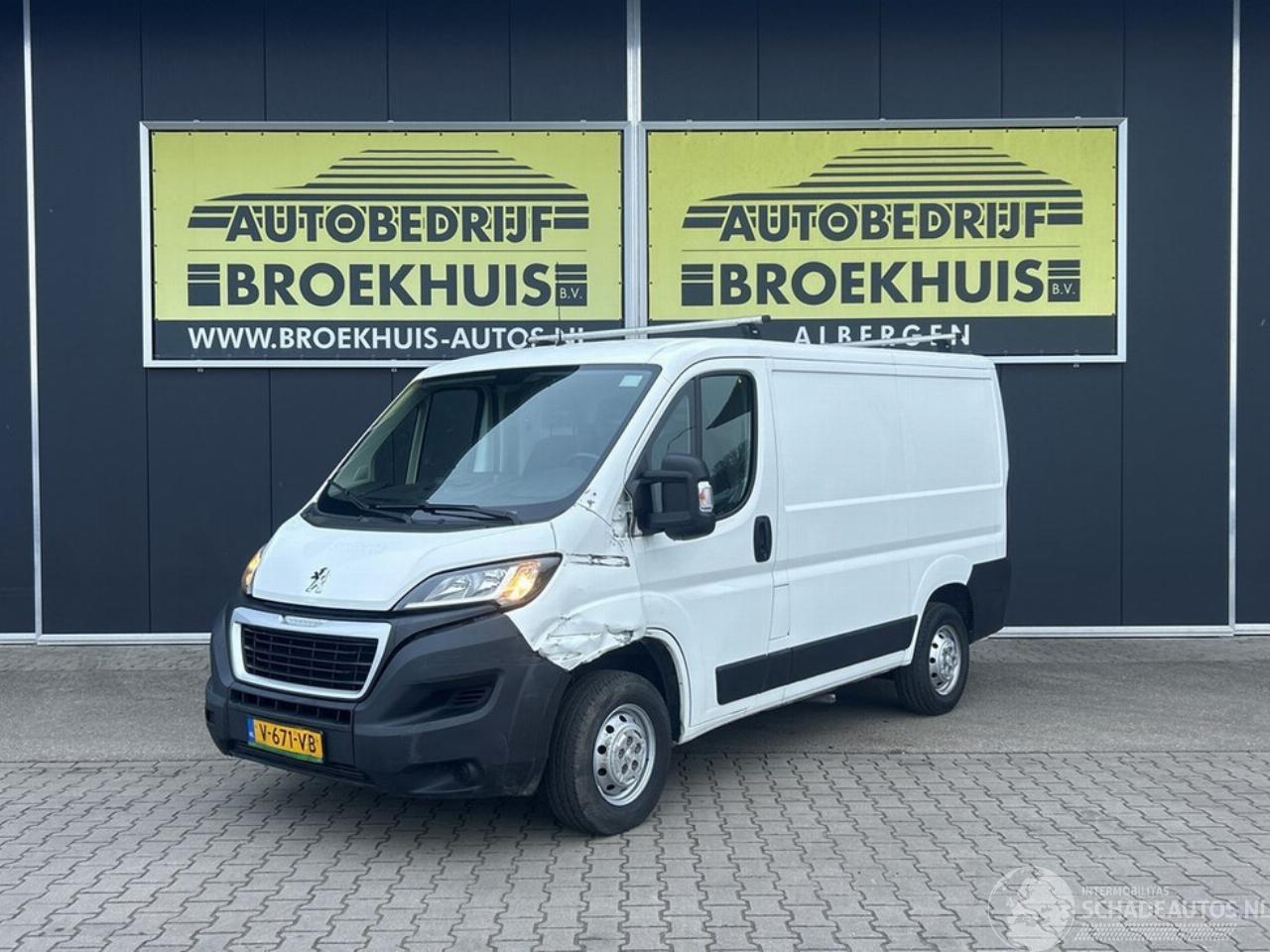 Peugeot Boxer 330 2.0 BlueHDI L1H1 Premium