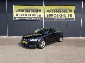 Vaurioauto  passenger cars Audi A3 Sportback 1.6 TDI ultra Attraction Pro Line 2015/5