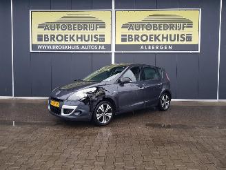 uszkodzony samochody osobowe Renault Scenic 2.0 Bose Automatic 2011/5
