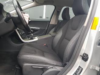 Volvo V-60 2.0 D4 Momentum picture 16