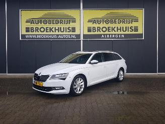 krockskadad bil auto Skoda Superb Combi 1.4 TSI ACT Ambition Business 2018/5