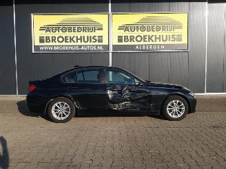 BMW 3-serie 320i Executive picture 4