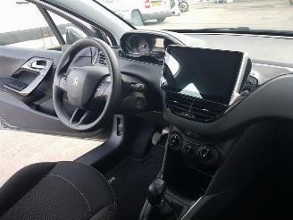 Peugeot 208 1.2 PureTech Blue Lion picture 18